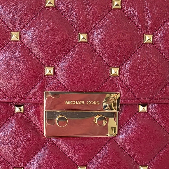 Michael Kors Sloan Quilted Leather Shoulder Bag- Red- Gold Chain Strap- Like New - Picture 7 of 16